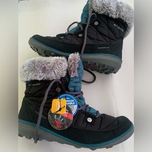 🔥BNWT 🔥Columbia Women's Heavenly™ Shorty Omni-Heat™ Boot  . Size 7
